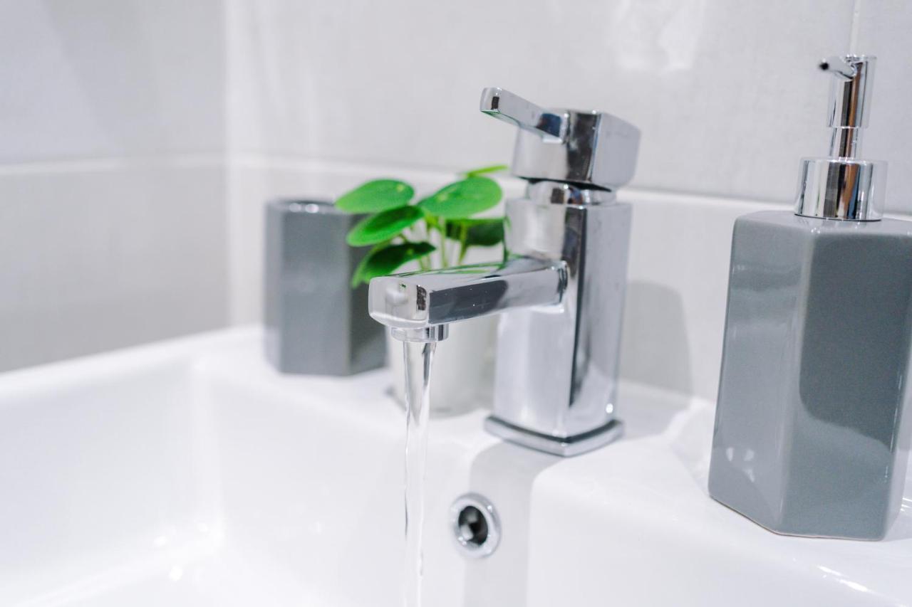 ✰Onpoint - Modern 2 Bed Apartment Close To Centre✰ Leeds  Exterior foto