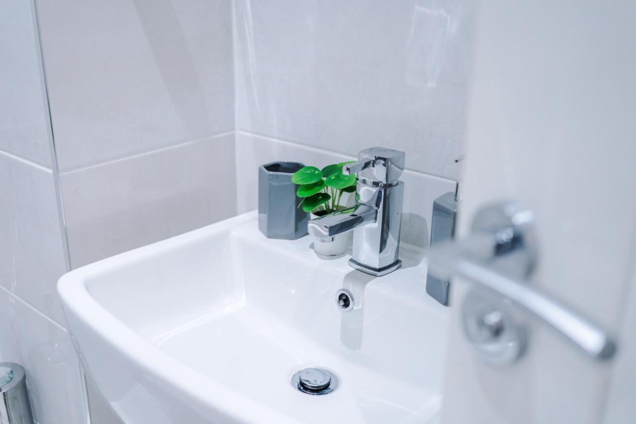 ✰Onpoint - Modern 2 Bed Apartment Close To Centre✰ Leeds  Exterior foto